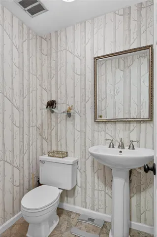 $759,000 | 12 Hampton Way, Woodbury, NY 11797