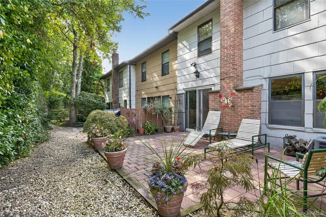 $759,000 | 12 Hampton Way, Woodbury, NY 11797