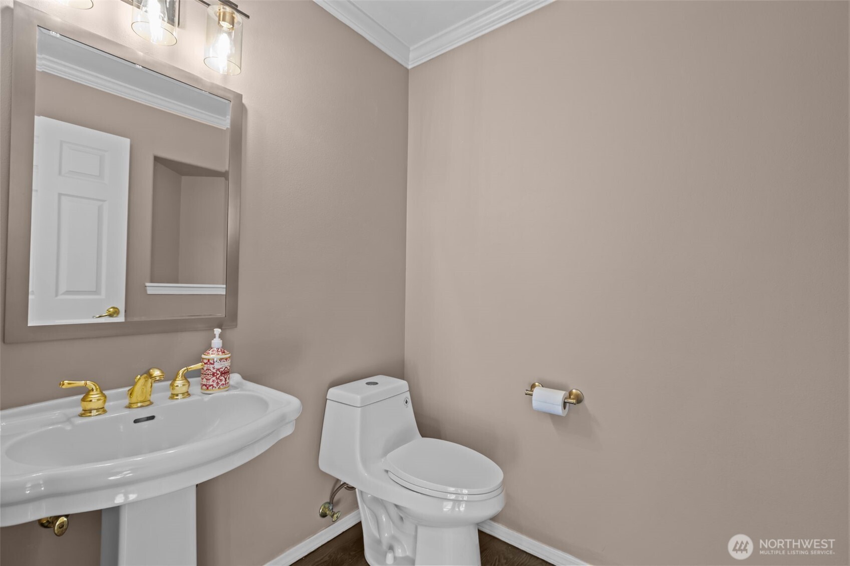 102 Stone Ridge Drive Snohomish, WA 98290 - Photo 21 of 38 a bathroom with a sink mirror and toilet