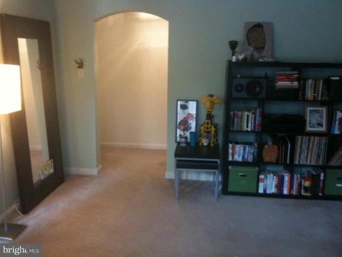 2005 Key Boulevard, Unit 577 Arlington, VA 22201 - Photo 2 of 14 Living Room