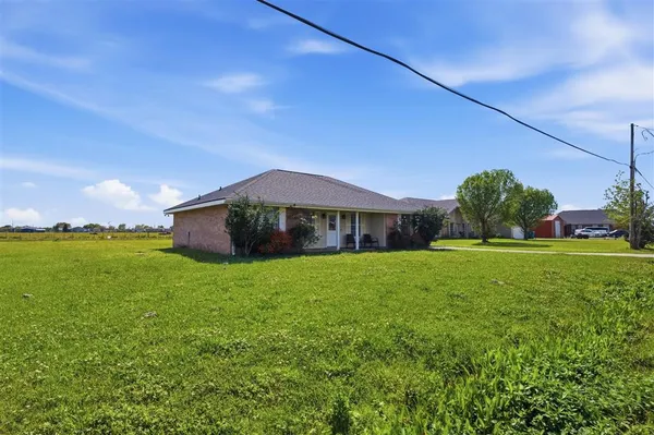 $184,999 | 2631 Southern Ridge Road, Lake Charles, LA 70607