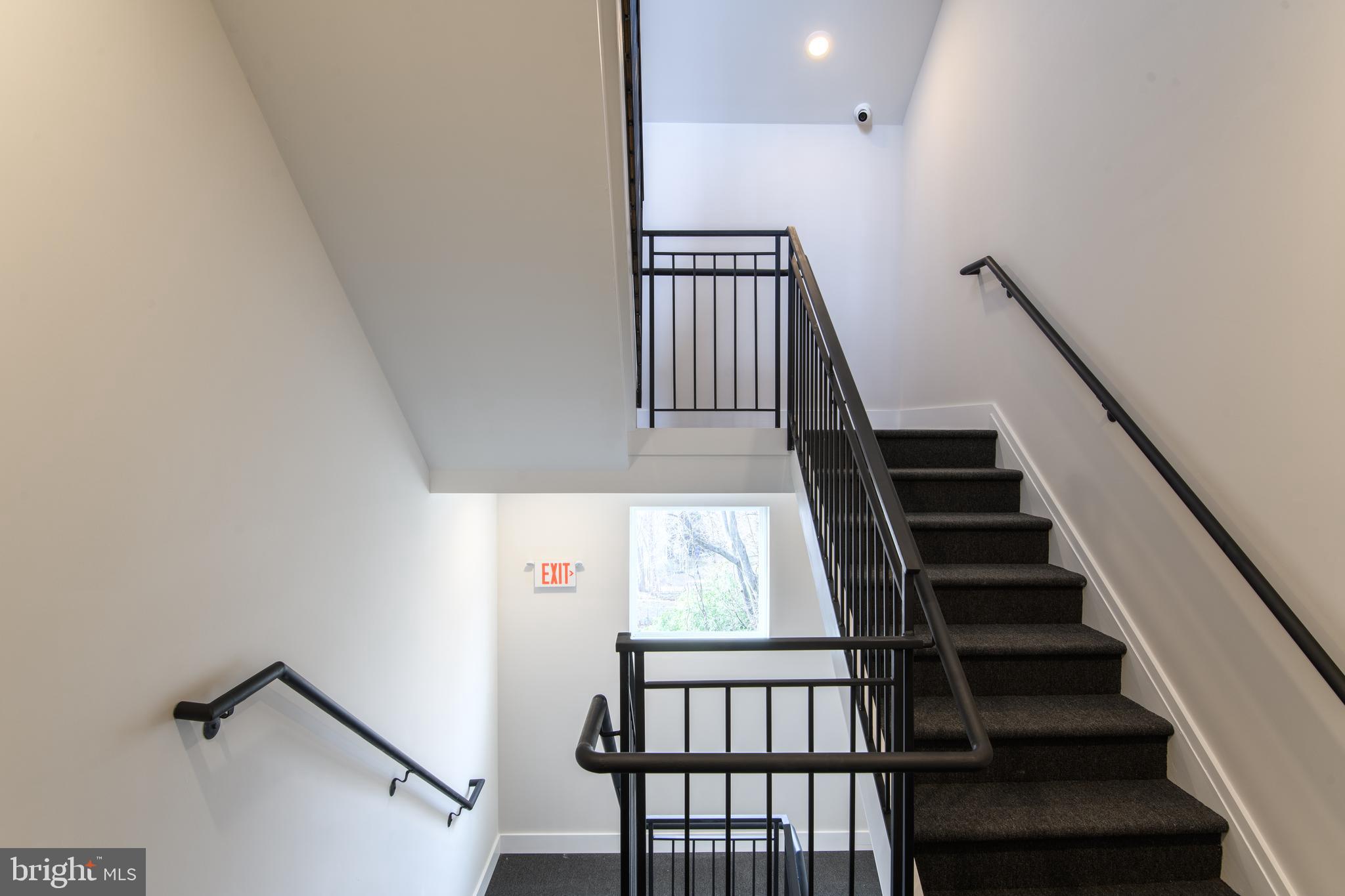 492 Roxborough Avenue, Unit 403 Philadelphia, PA 19128 - Photo 24 of 28 a view of entryway