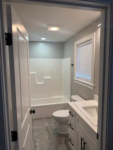 $3,700 | 214 Horton Street, Unit 214, Fall River, MA 02723