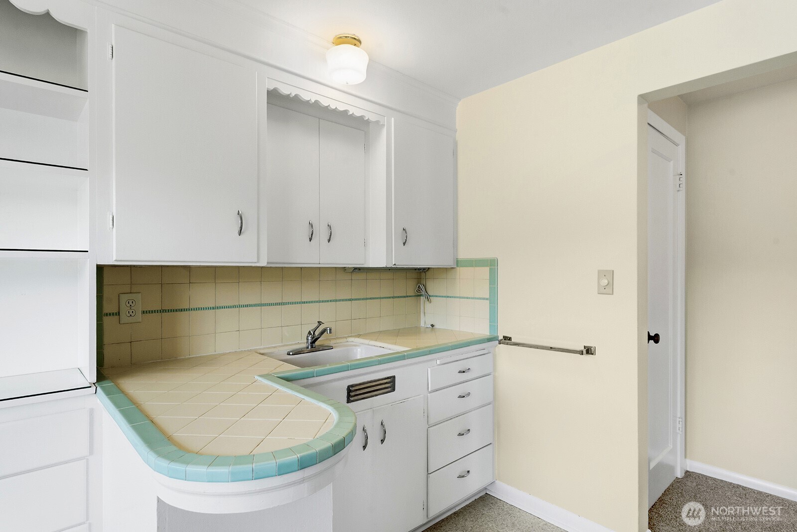 3604 Beach Drive Southwest Seattle, WA 98116 - Photo 14 of 37