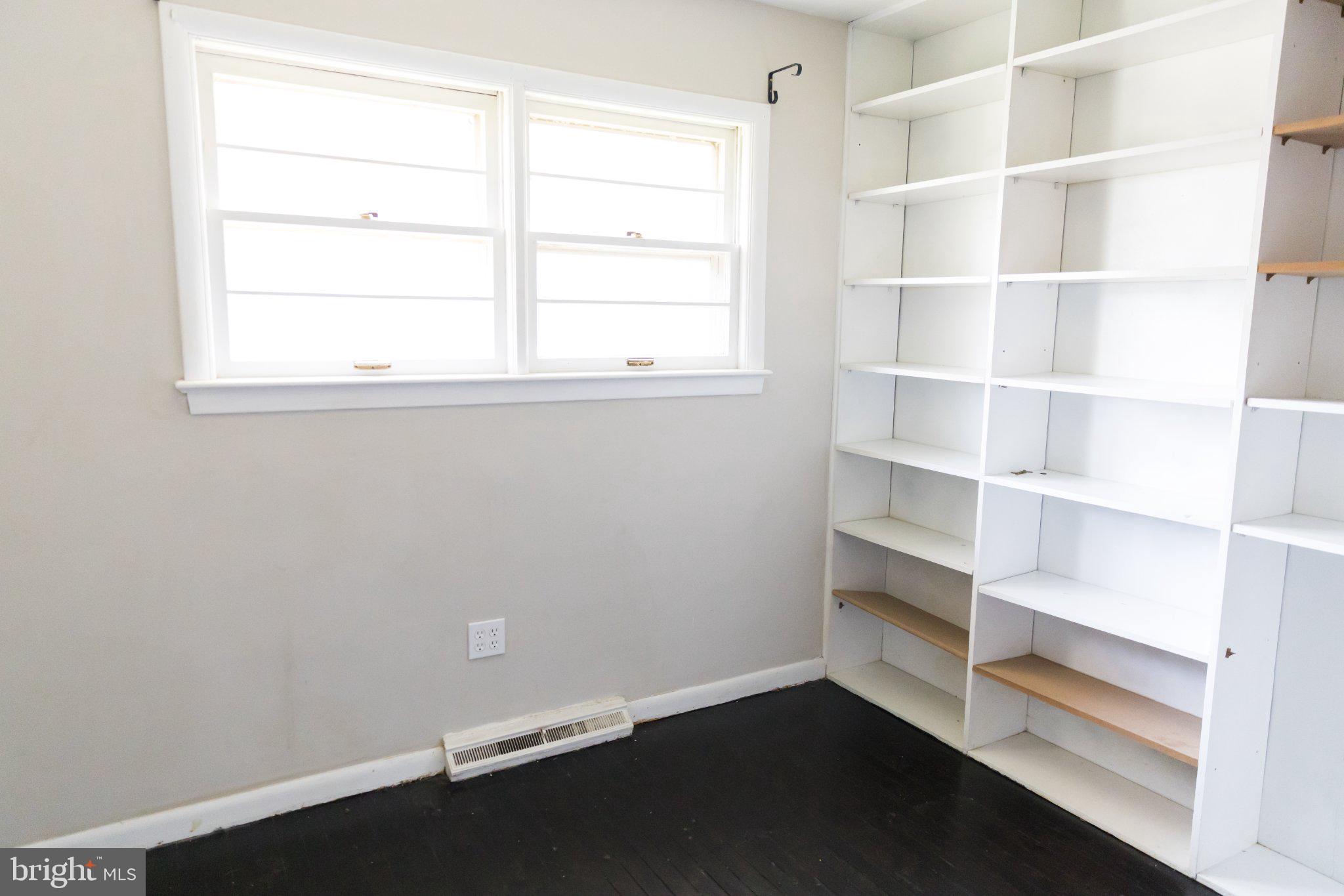 16827 Hampton Road Williamsport, MD 21795 - Photo 18 of 42 Bright and airy versatile space.