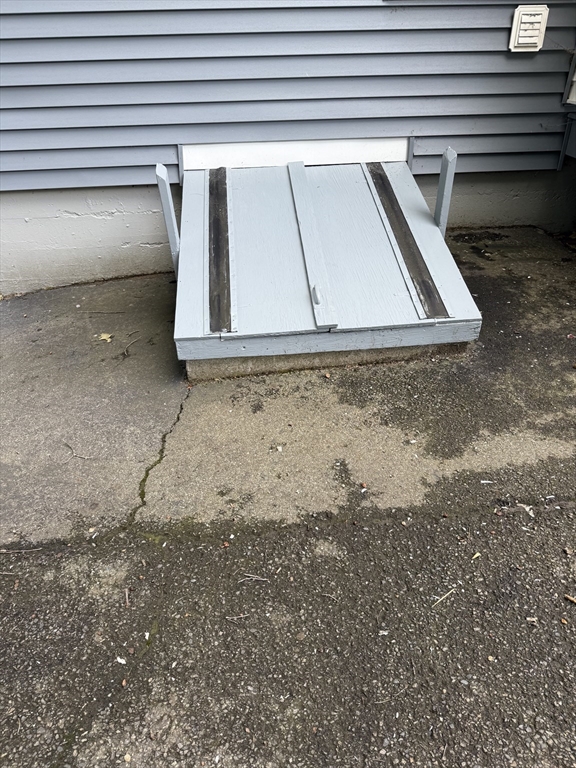 27 Mission Street Gardner, MA 01440 - Photo 3 of 11