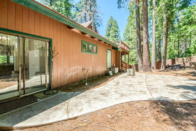 $1,147,000 | 39145 Checkerbloom Lane, Shaver Lake, CA 93664