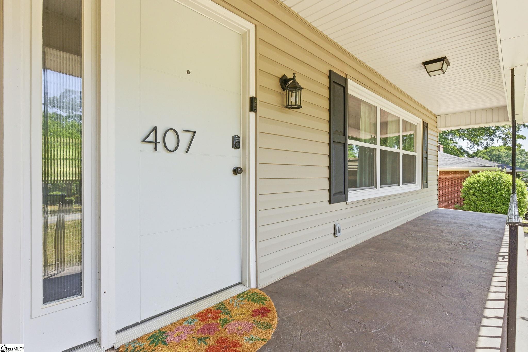 407 Ravenal Road Anderson, SC 29621 - Photo 5 of 46