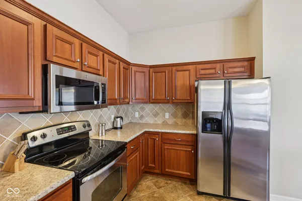 $275,000 | 1091 Distinctive Way, Greenfield, IN 46140