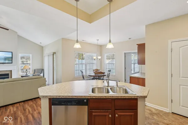 $275,000 | 1091 Distinctive Way, Greenfield, IN 46140