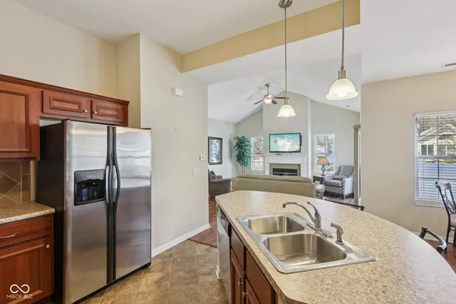 $275,000 | 1091 Distinctive Way, Greenfield, IN 46140