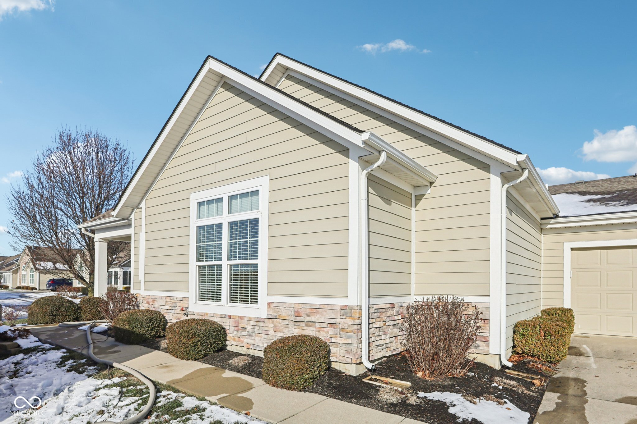 1091 Distinctive Way Greenfield, IN 46140 - Photo 3 of 31