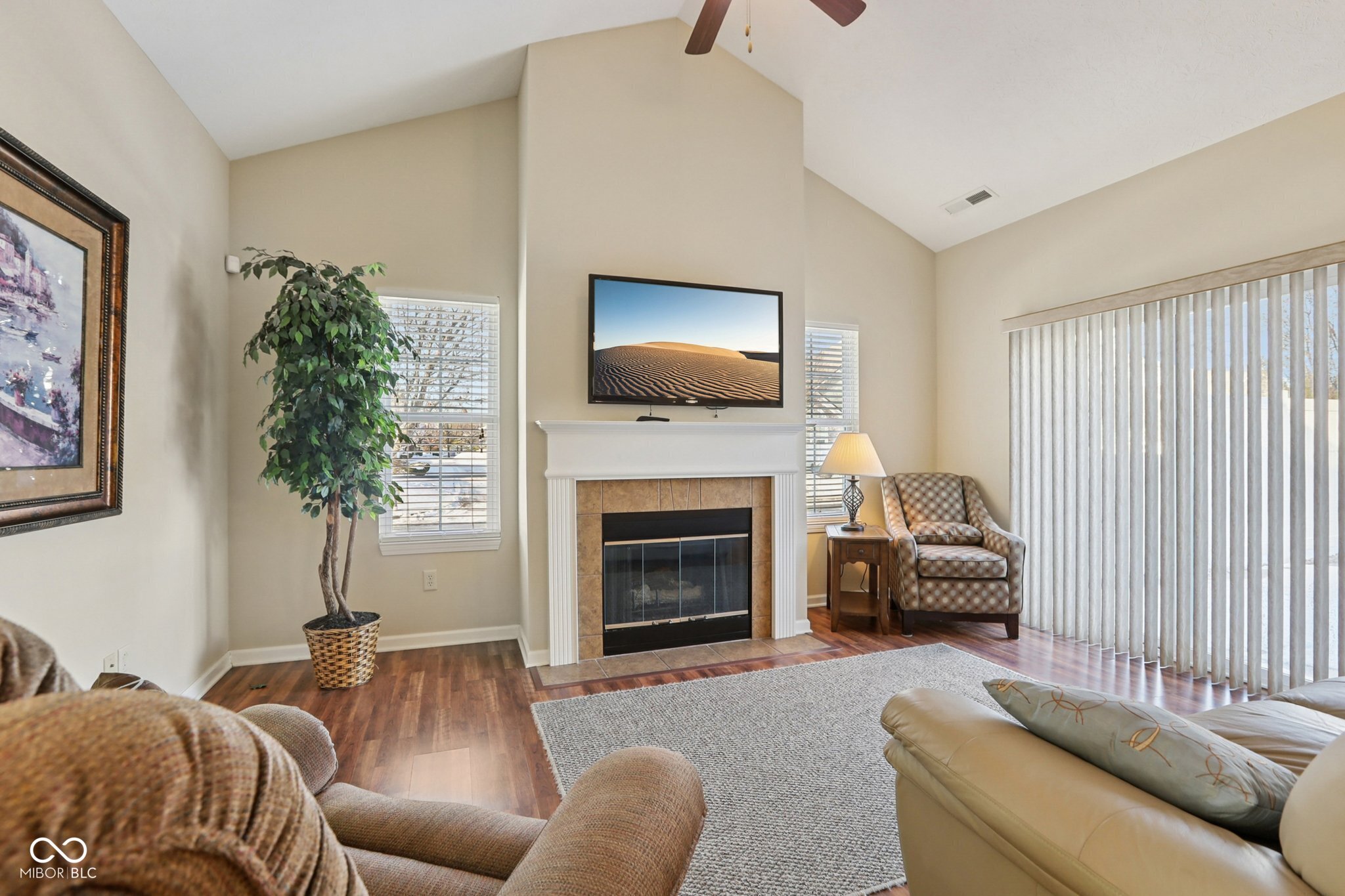 1091 Distinctive Way Greenfield, IN 46140 - Photo 4 of 31