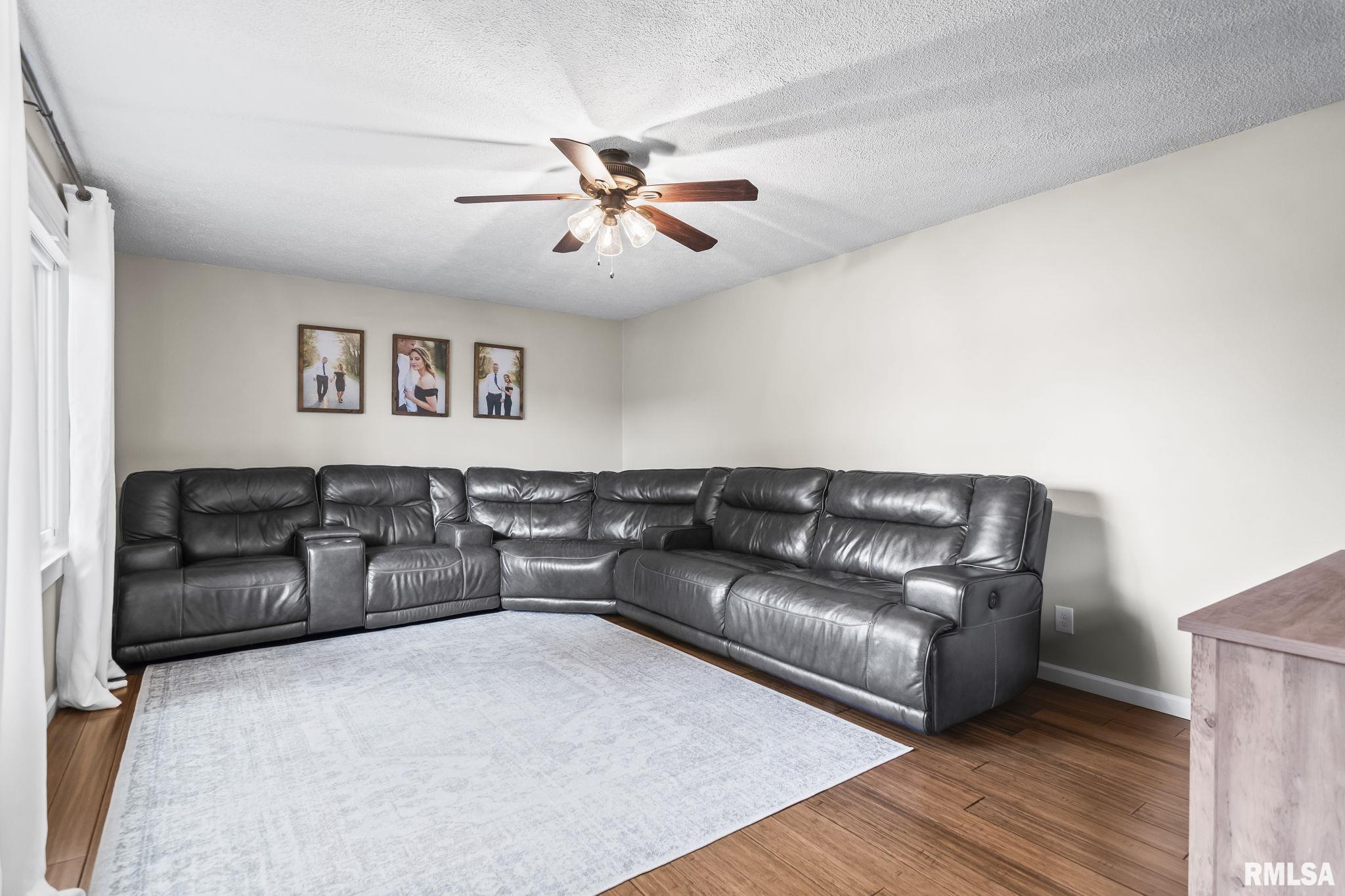 1822 Deerfield Road Chatham, IL 62629 - Photo 4 of 28 Gallery Image 4