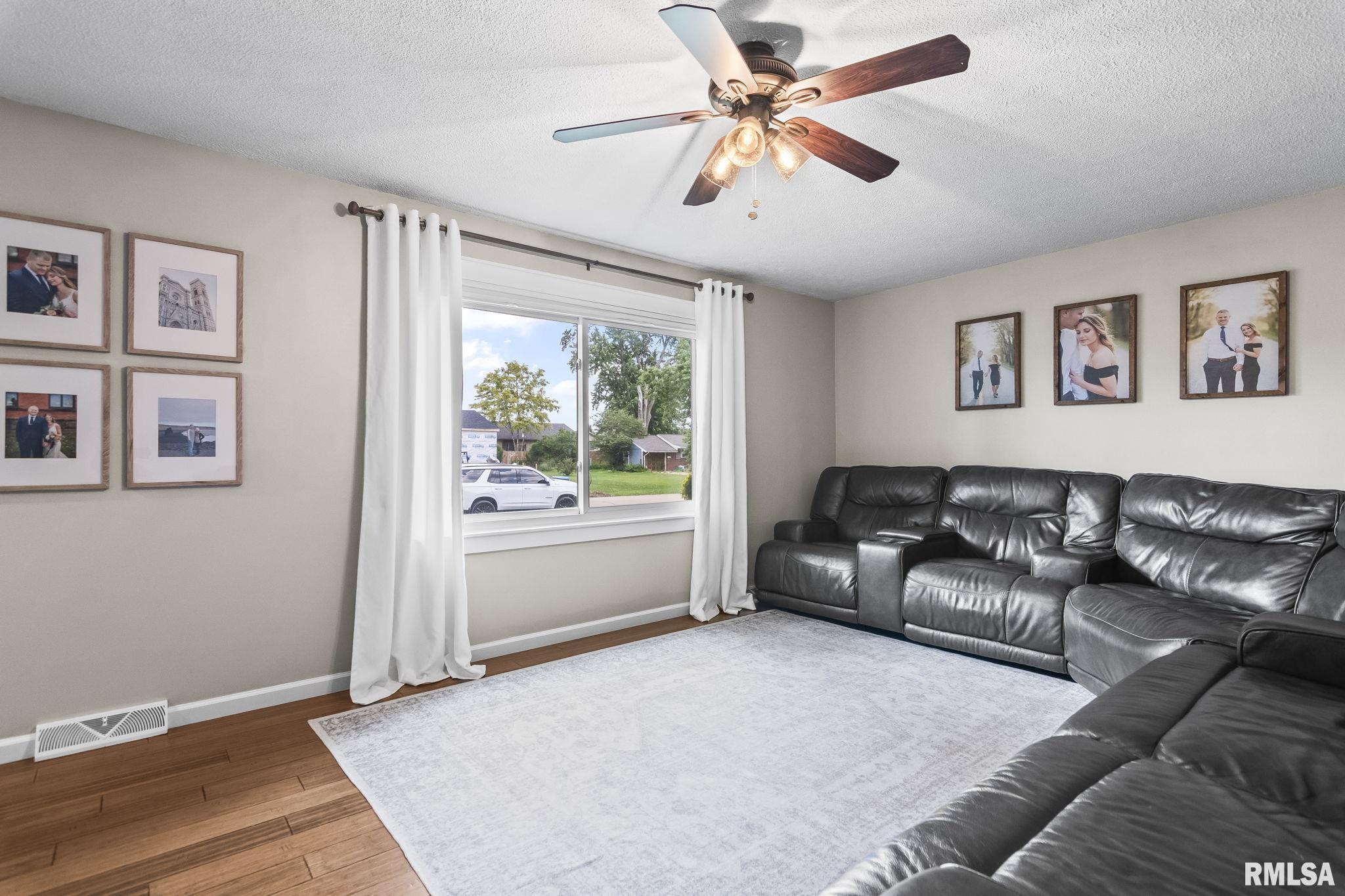 1822 Deerfield Road Chatham, IL 62629 - Photo 6 of 28 Gallery Image 6