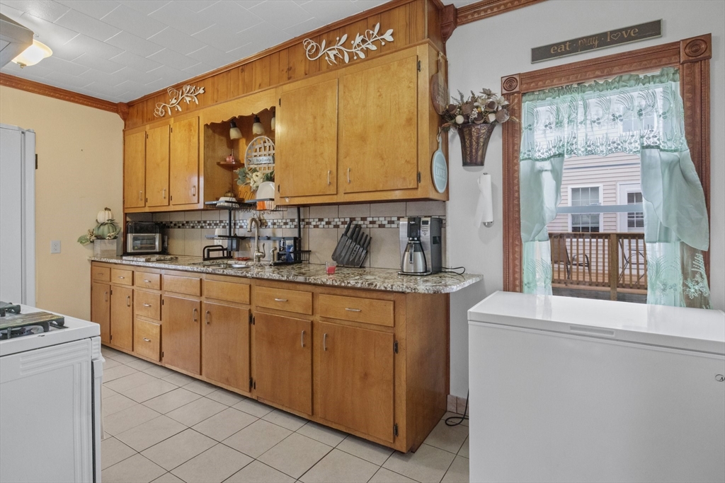 259 Baird Street Fall River, MA 02721 - Photo 18 of 42