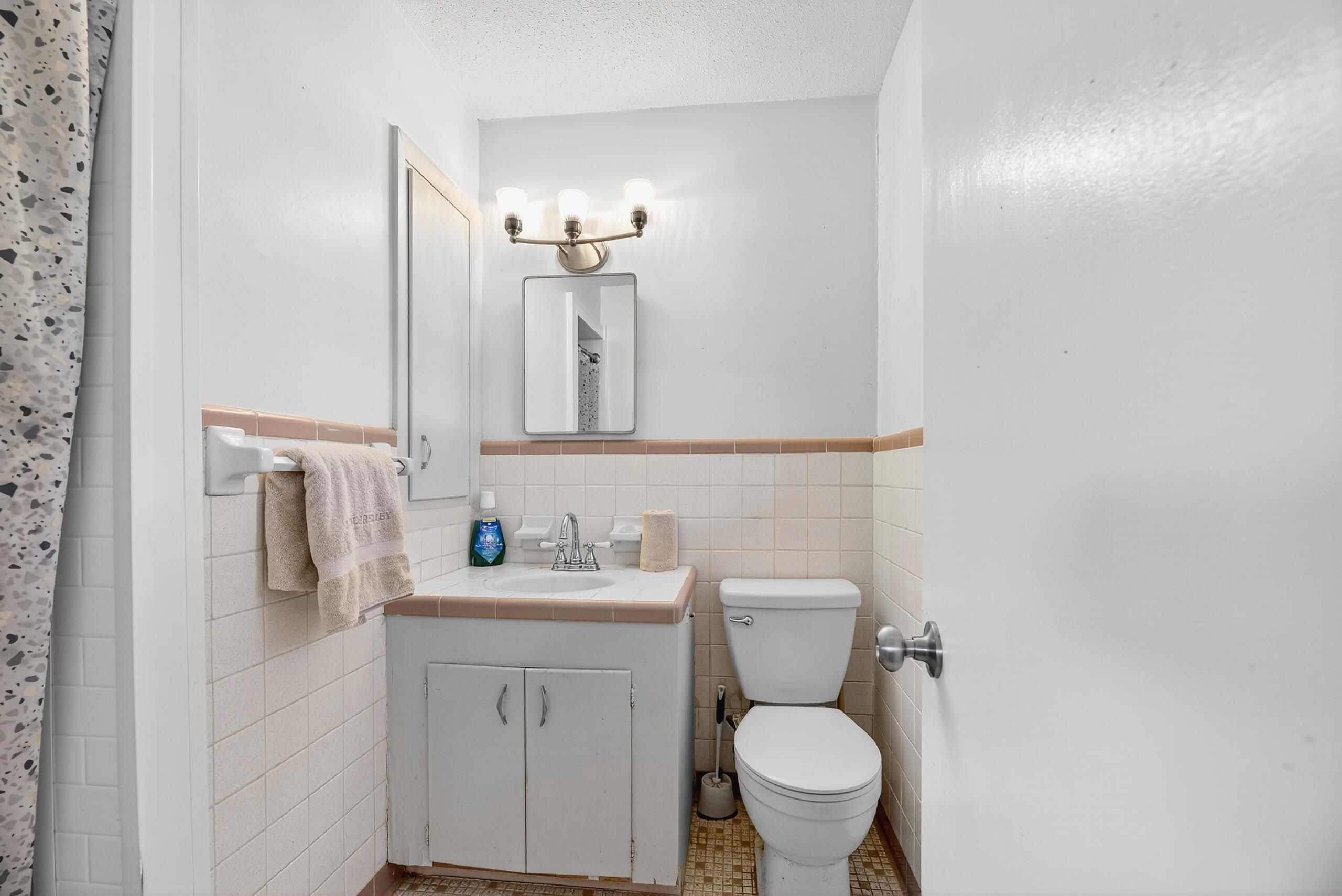 294 Nates Store Road Cameron, SC 29030 - Photo 18 of 43 On Suite Bath with Shower