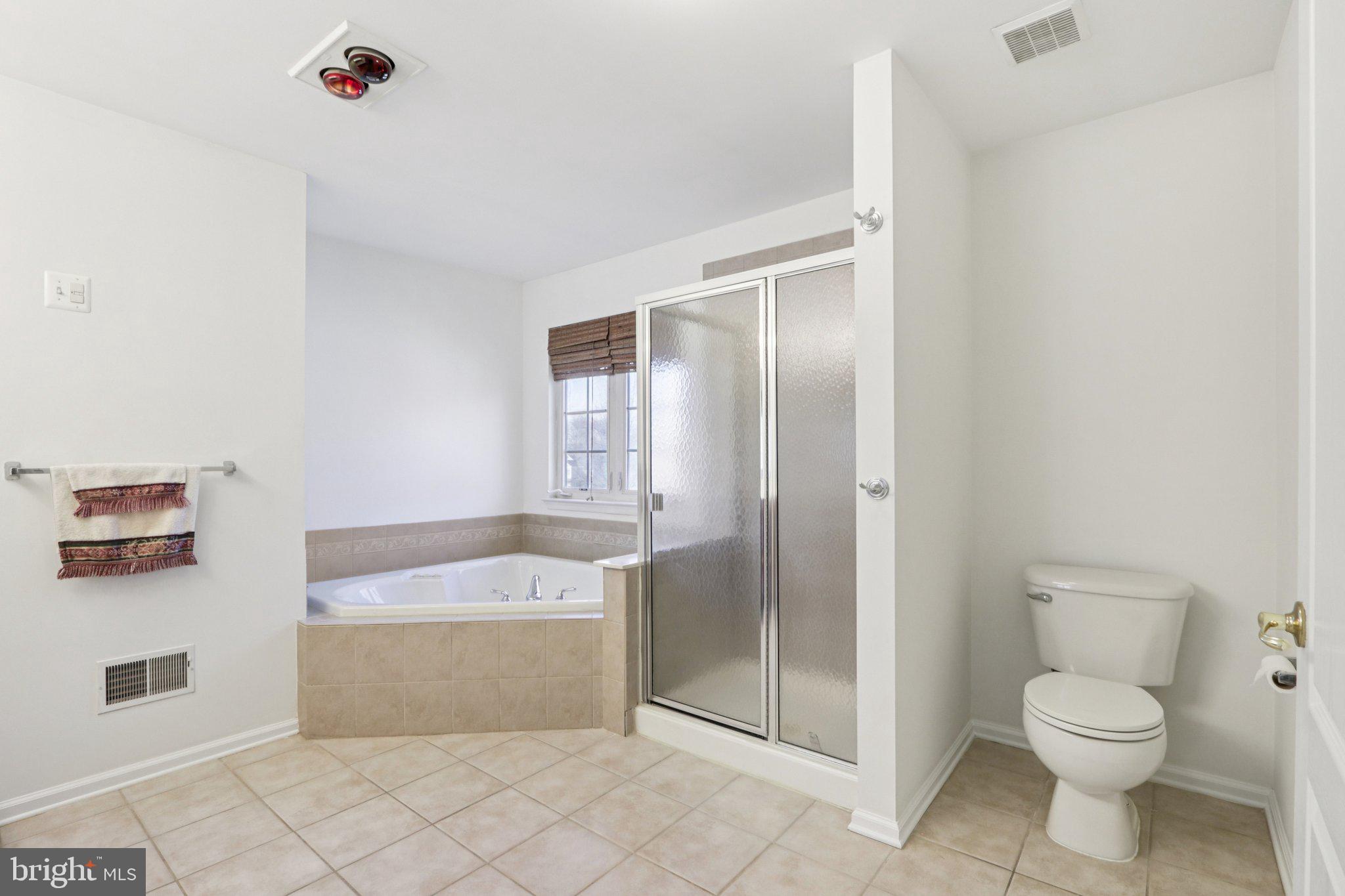 24 Compass Circle Mount Laurel, NJ 08054 - Photo 33 of 61 a bathroom with a granite countertop bathtub shower and toilet
