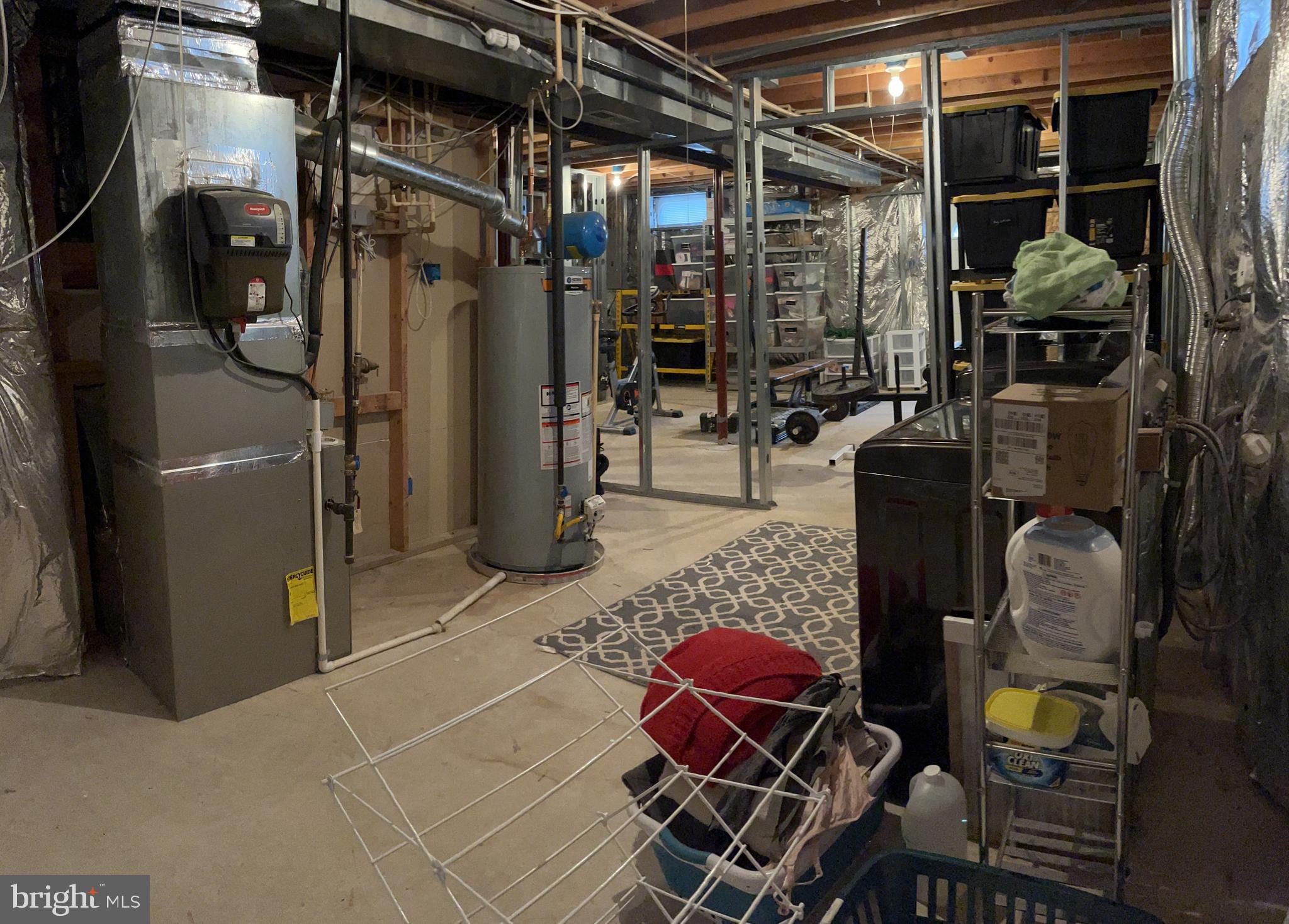 14660 Red House Road Gainesville, VA 20155 - Photo 41 of 64 Wash/maintenance room.