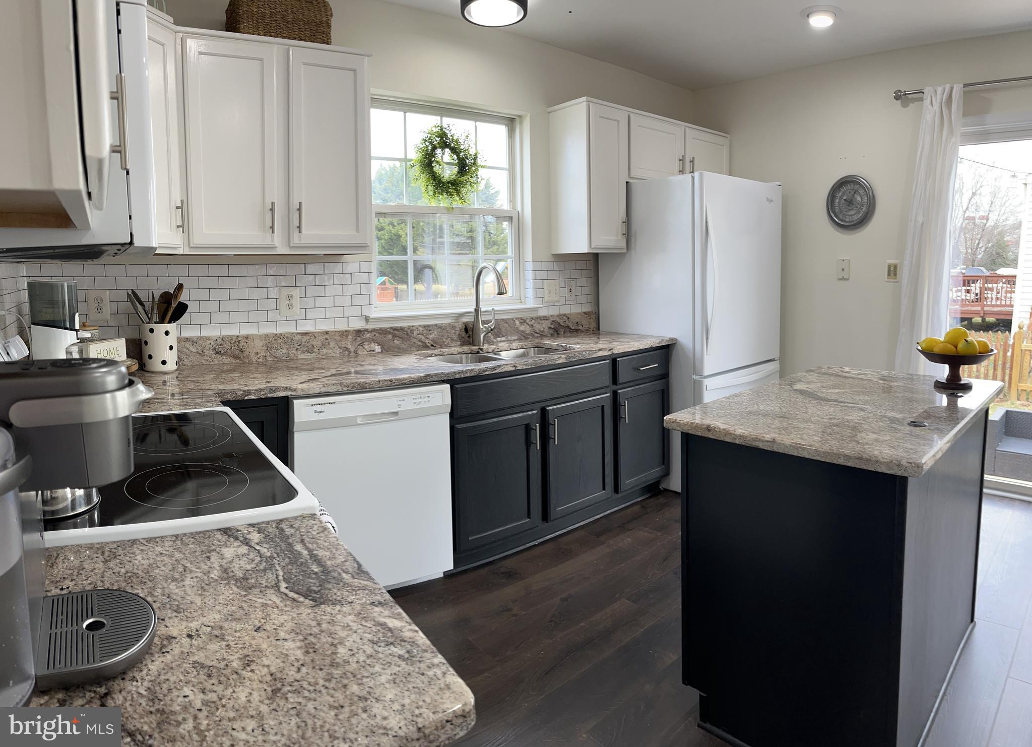 14660 Red House Road Gainesville, VA 20155 - Photo 7 of 64 New LVP throughout main level