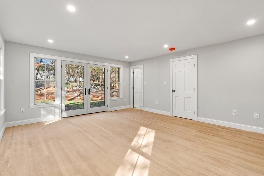 46 Bradyll Road Weston, MA 02493 - Photo 18 of 34