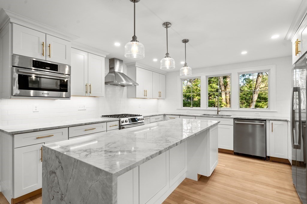 46 Bradyll Road Weston, MA 02493 - Photo 4 of 34