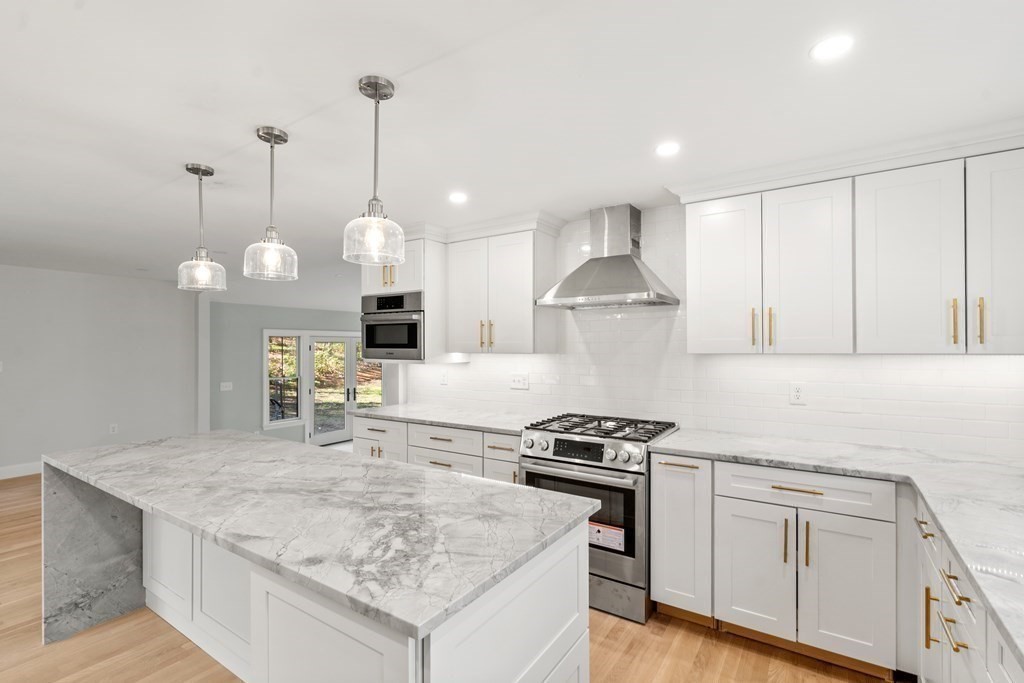 46 Bradyll Road Weston, MA 02493 - Photo 5 of 34