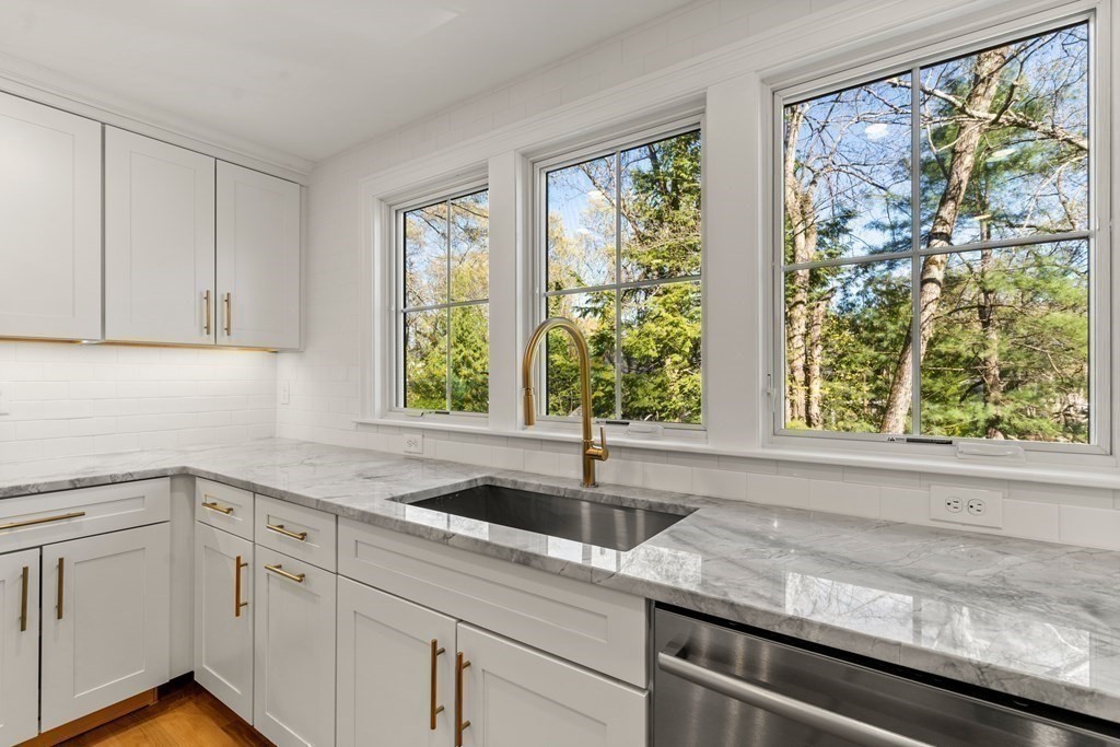 46 Bradyll Road Weston, MA 02493 - Photo 7 of 34