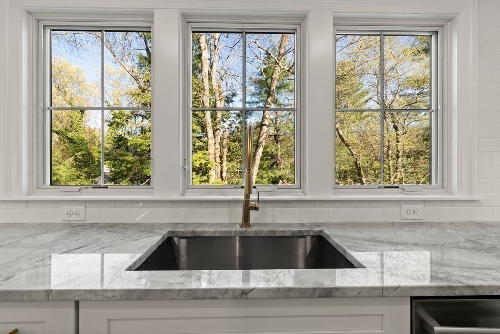 46 Bradyll Road Weston, MA 02493 - Photo 8 of 34