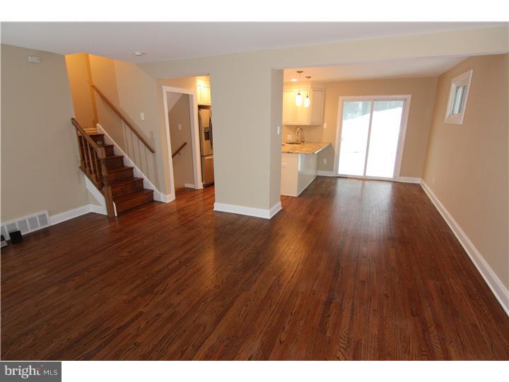 1371 Green Road Abington, PA 19001 - Photo 1 of 17 Living Room