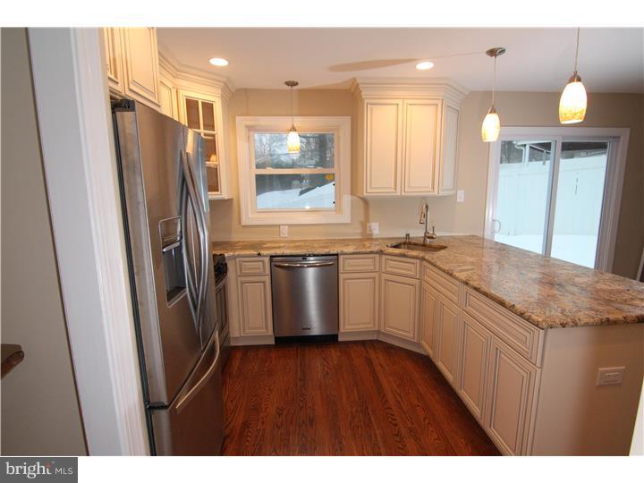 1371 Green Road Abington, PA 19001 - Photo 3 of 17 Kitchen