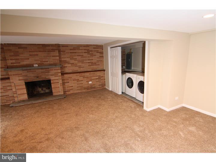 1371 Green Road Abington, PA 19001 - Photo 8 of 17 Family Room
