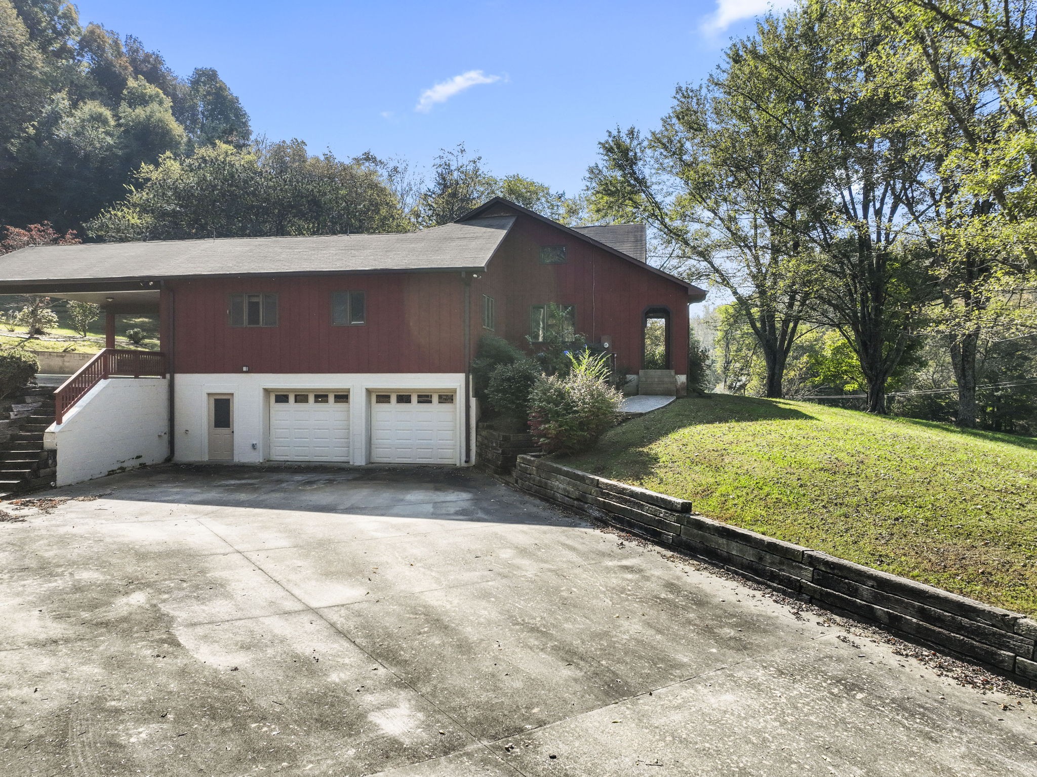 171 George Hill Road Manchester, TN 37355 - Photo 11 of 70 a view of a back yard of the house