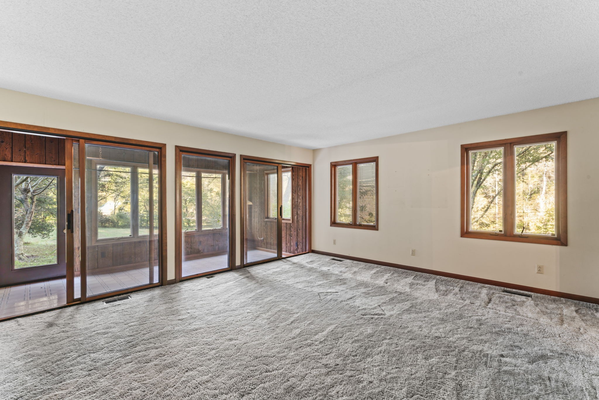 171 George Hill Road Manchester, TN 37355 - Photo 30 of 70 a view of an empty room with window