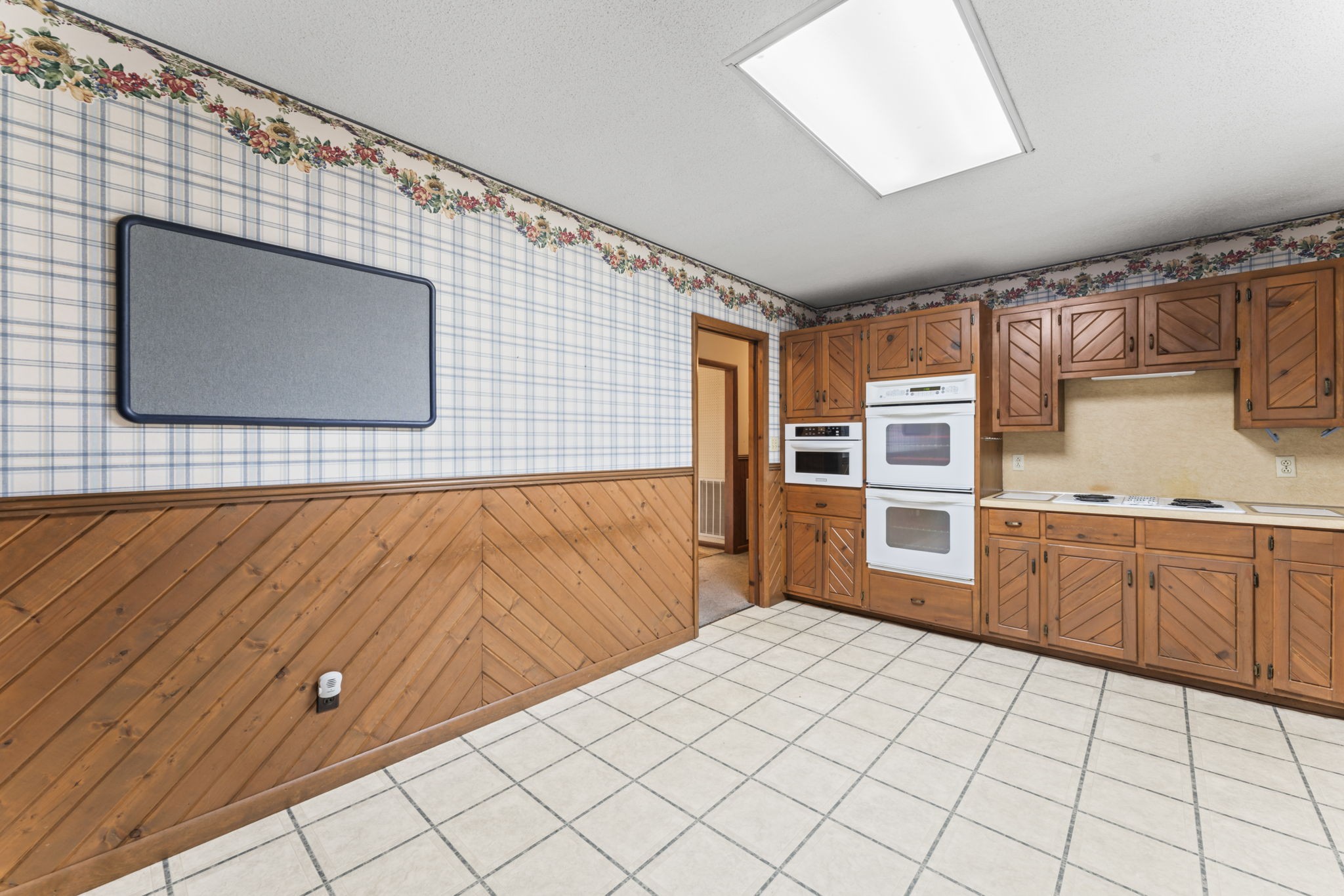 171 George Hill Road Manchester, TN 37355 - Photo 39 of 70 a view of a kitchen with a sink