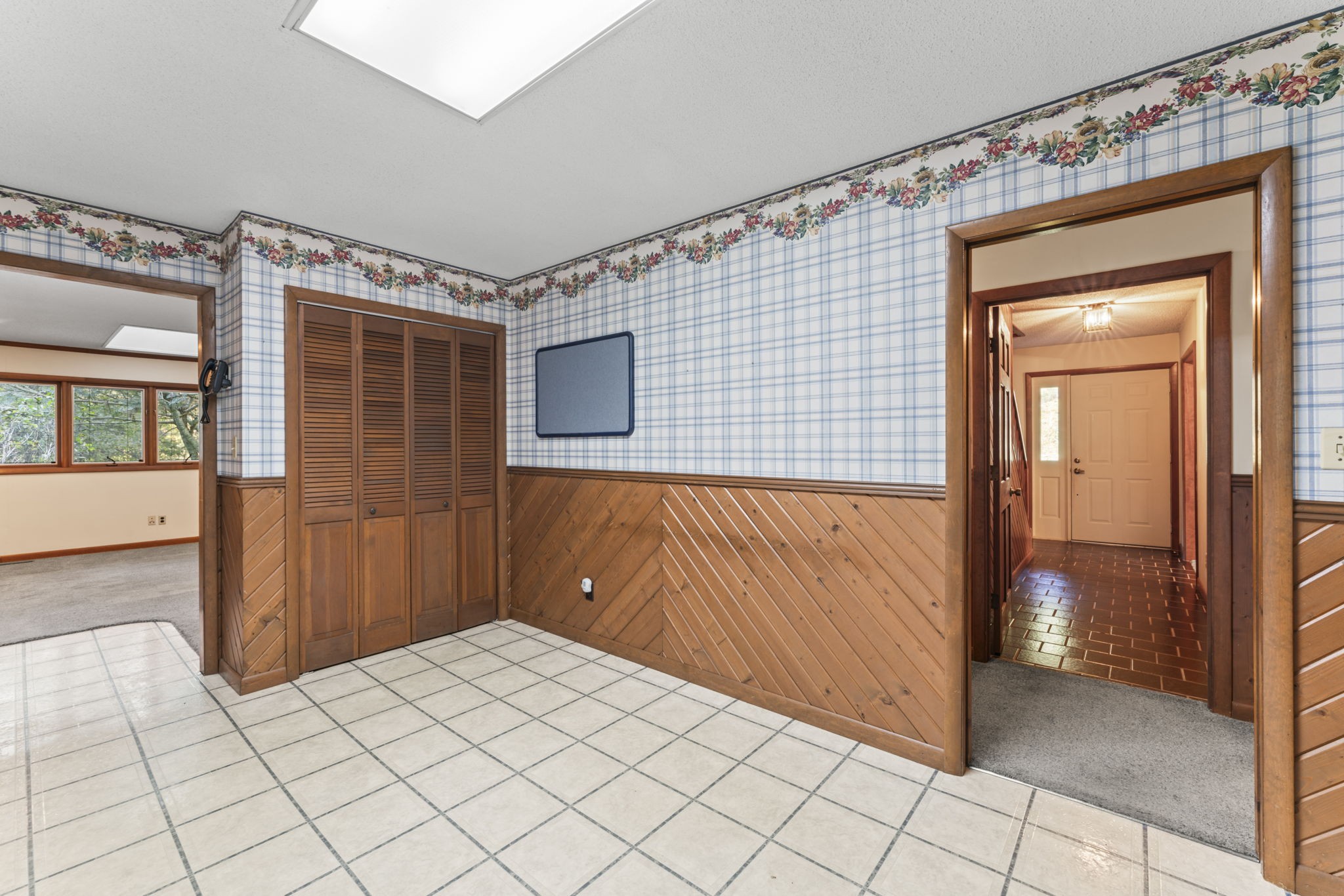 171 George Hill Road Manchester, TN 37355 - Photo 40 of 70 a bedroom with a bed and a dresser