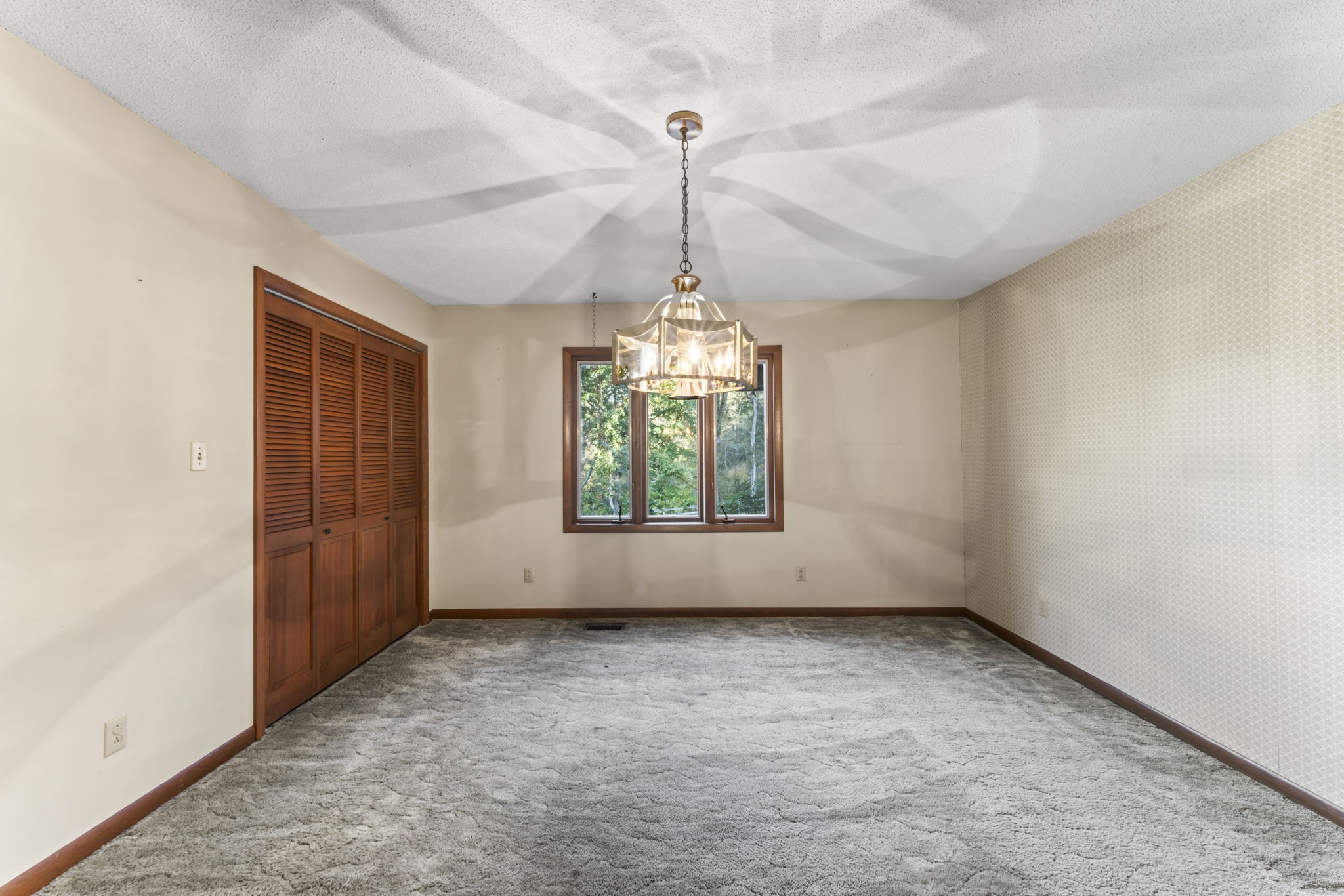 171 George Hill Road Manchester, TN 37355 - Photo 42 of 70 an empty room with windows and entrance