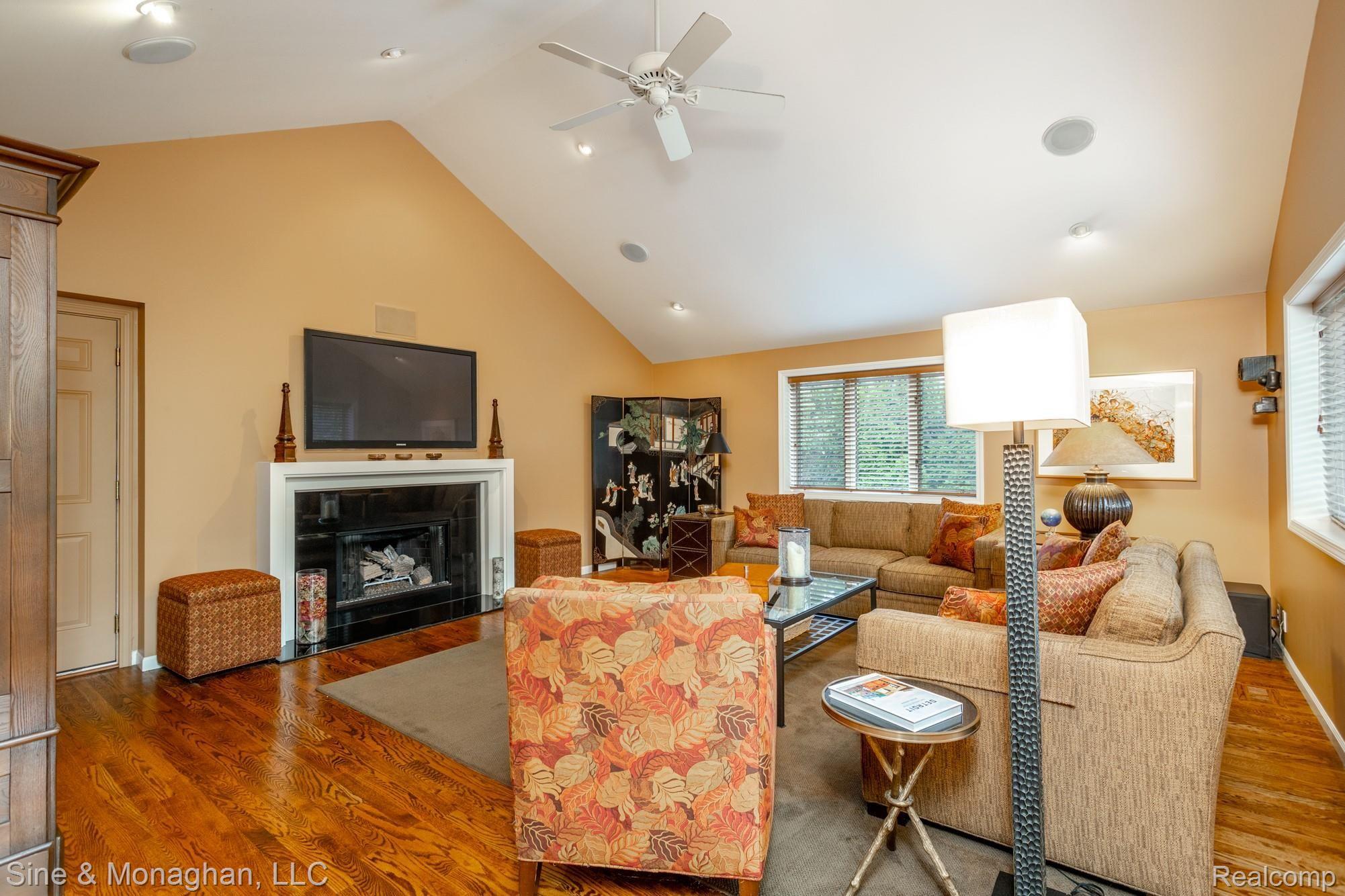 55 Shoreham Road Grosse Pointe, MI 48236 - Photo 18 of 85 55 Shoreham S008.jpg