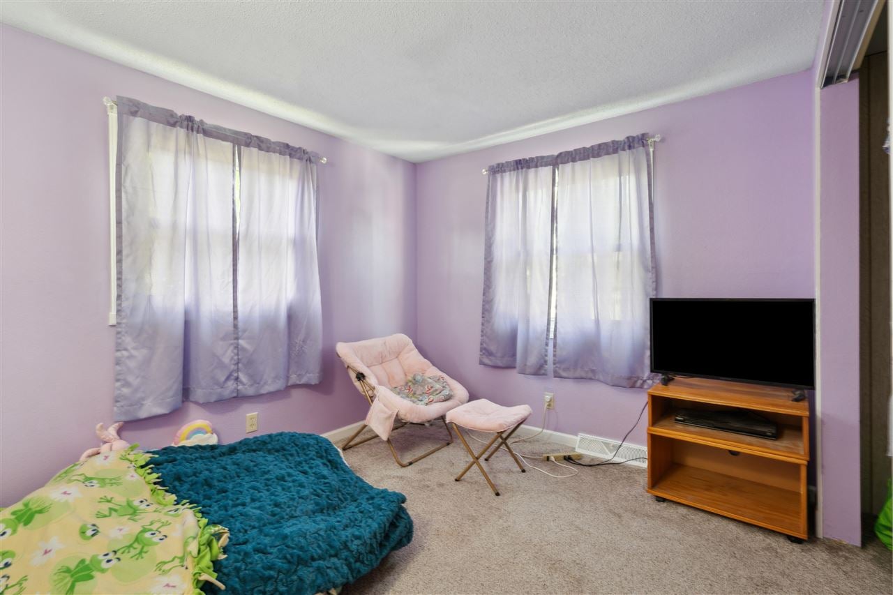 1026 Eisenhower Road Hiawatha, IA 52233 - Photo 14 of 29 Gallery Image 14