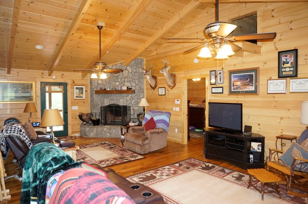 952 Turner Spur Road Fancy Gap, VA 24328 - Photo 5 of 53 Gallery Image 5