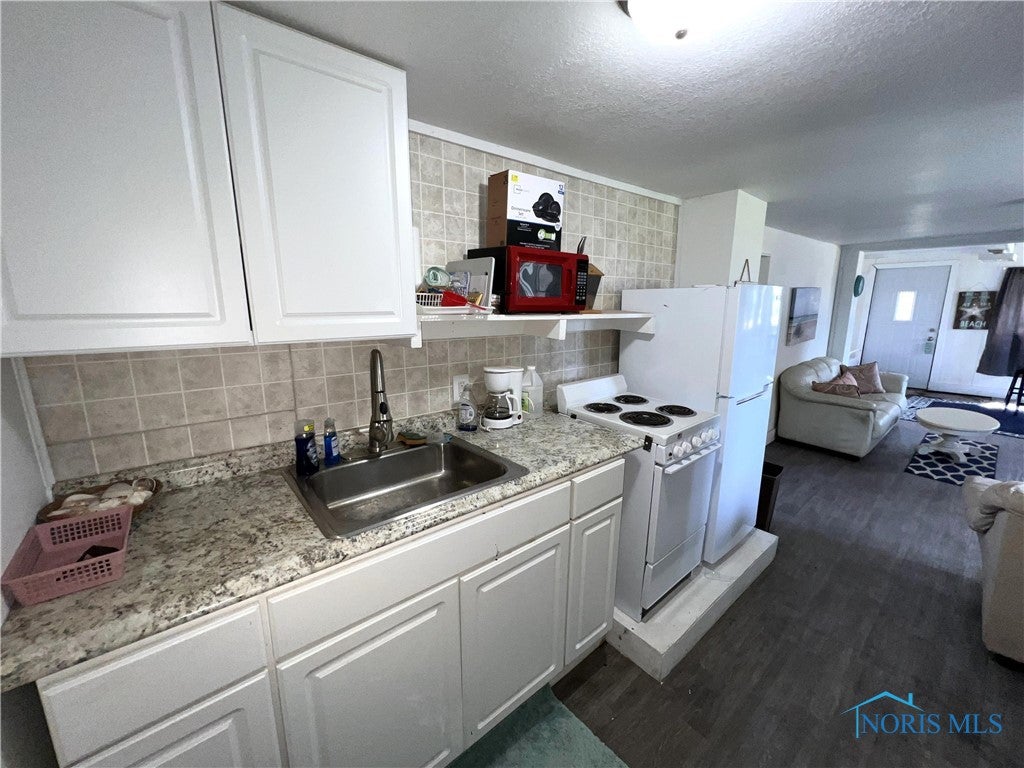 10103 West Locust Point Road Oak Harbor, OH 43449 - Photo 8 of 17 Gallery Image 8