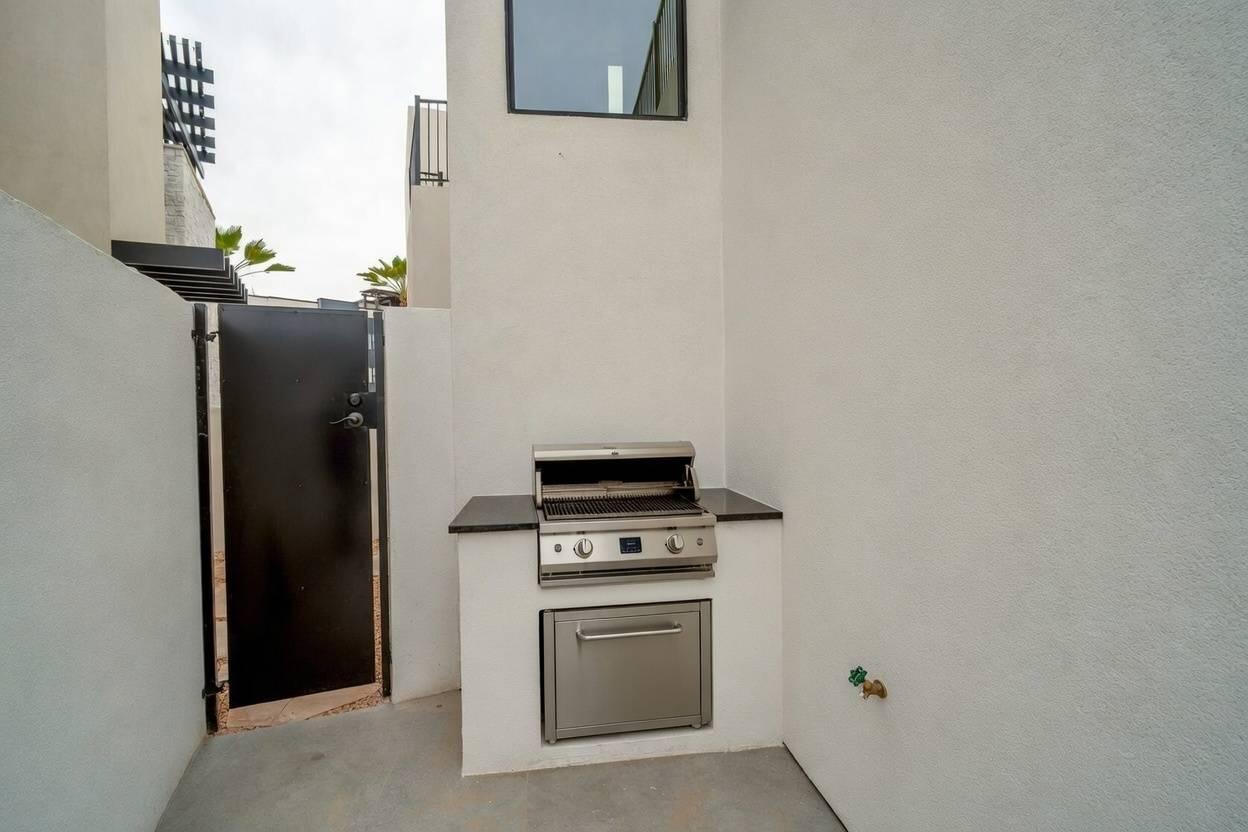 5481 South Copper Pearl Street St. George, UT 84790 - Photo 26 of 33 DSC01093-HDR-2-grill
