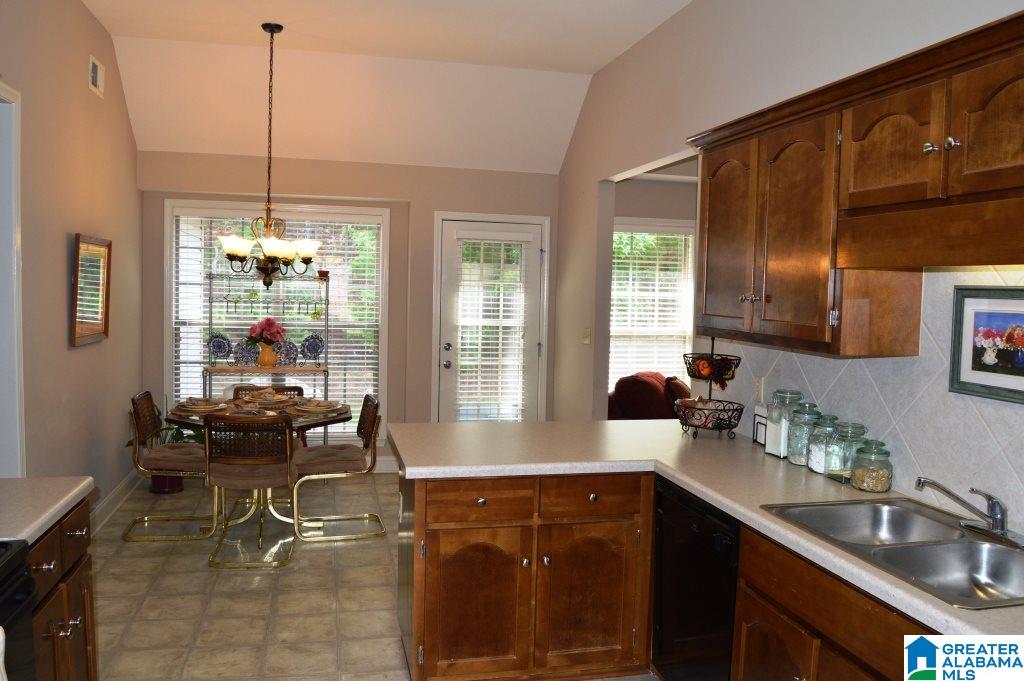5444 Virginia Way Bessemer, AL 35022 - Photo 3 of 21