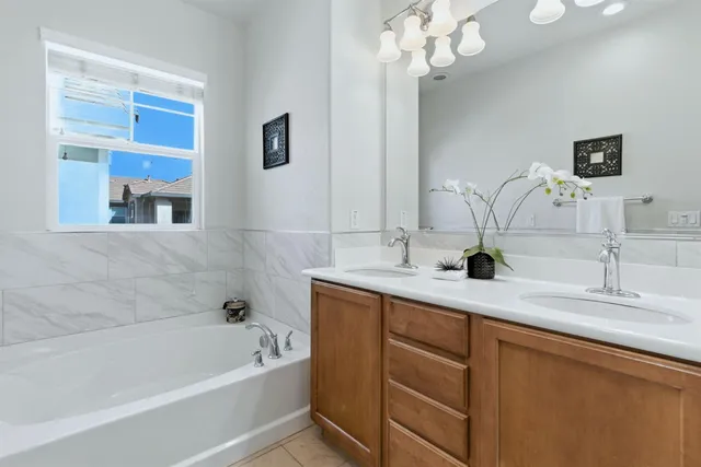 $549,900 | 274 West Gaspara Drive, Mountain House, CA 95391