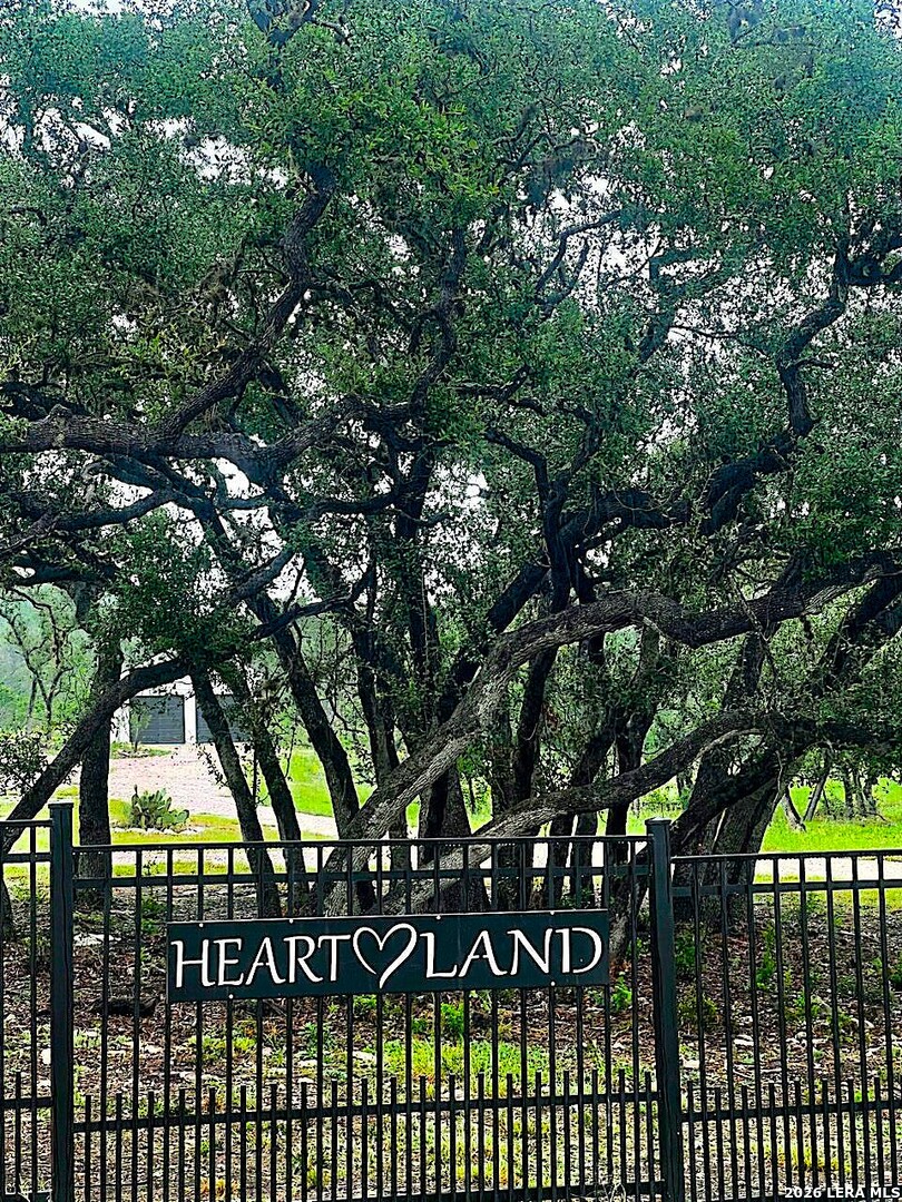 174 Crescent Ridge Hondo, TX 78861 - Photo 27 of 37