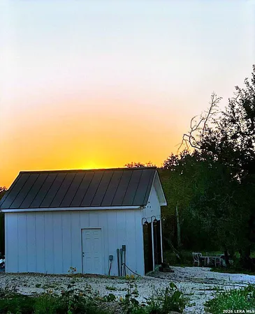 $335,000 | 174 Crescent Ridge, Hondo, TX 78009