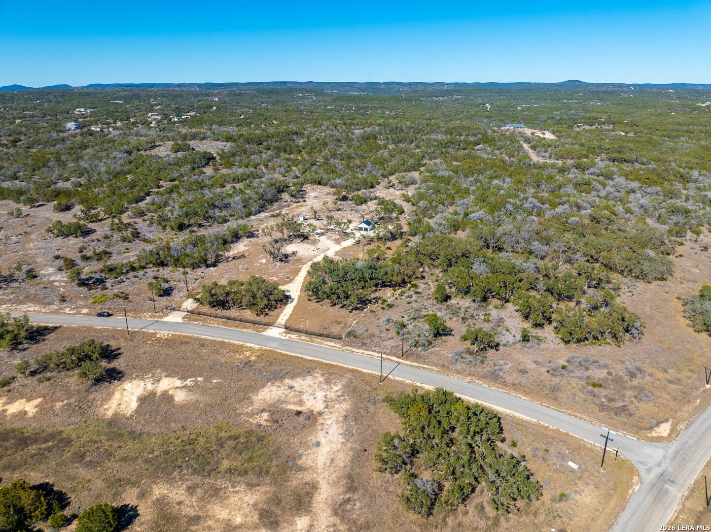 174 Crescent Ridge Hondo, TX 78861 - Photo 8 of 37