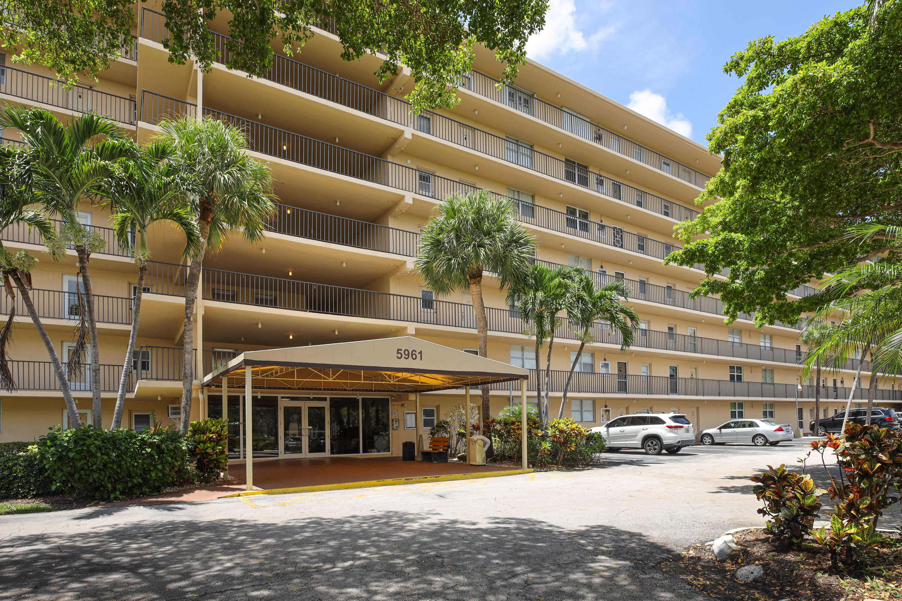5961 Northwest 2nd Avenue, Unit 307 Boca Raton, FL 33487 - Photo 1 of 29 5961 NW 2nd Ave 307 (1)