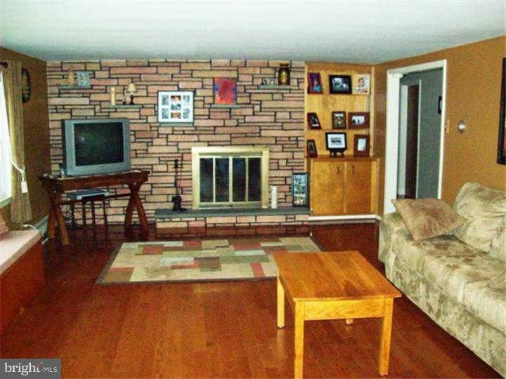 1678 County Line Road Bechtelsville, PA 19505 - Photo 6 of 25 Gallery Image 6