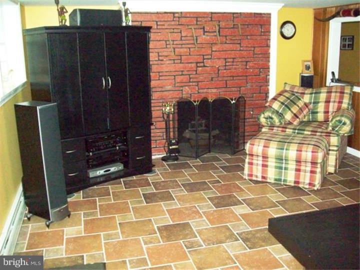 1678 County Line Road Bechtelsville, PA 19505 - Photo 8 of 25 Gallery Image 8